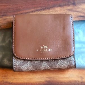 Coach wallet brown